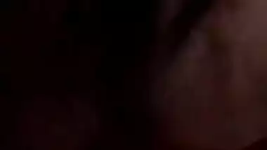 Amateur Desi porn actress flashes her hairy cunt and spreads XXX labia