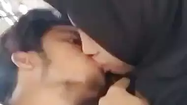 Hijab Bengali boob sucking by lover in outdoor sex