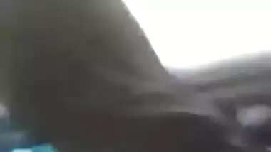 Lustful Desi bitch has oral XXX sex in car with man making MMS video