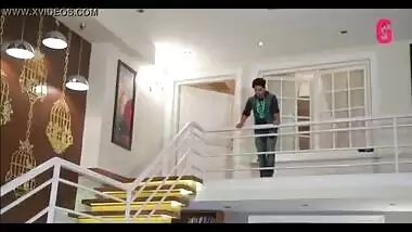 Hot Sexy Bhabhi Seduces Young Boy - And Has sex in Bathroom - Full Mazaa !!