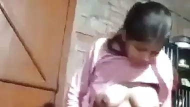 Indian Muslim cousins foreplay sex at home MMS