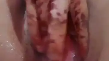 Young pussy fingering by virgin desi college girl