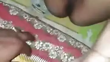 Desi XXX slut shows off shaved pussy and gets it on in MMS video