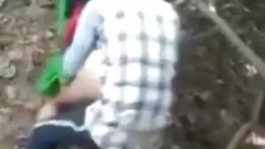 Scandal XXX mms! Desi village aunty fuck with lover outdoor and caught