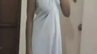 Horny bhabhi inviting a male escort to her bedroom