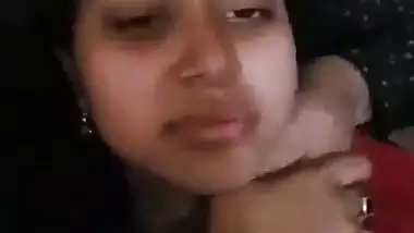 Kiss and fondling Indian MMS