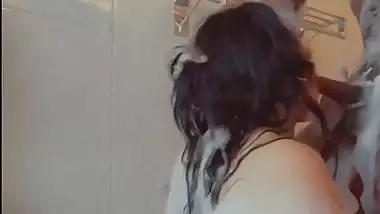 Hot Indian sex video of a babe sucking a dick in the bathtub