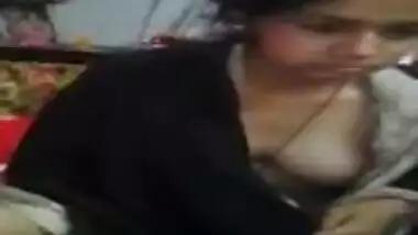 Guy is so persistent that Desi girl has no choice but to let film sexy XXX slit