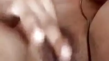 Desi webcam hottie plays with her XXX twat till she gets off online