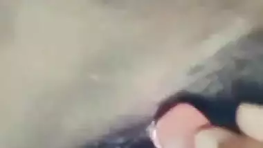 Today Exclusive-super Hot Lankan Girl Record Her Pussy Fingering Selfie Part 1