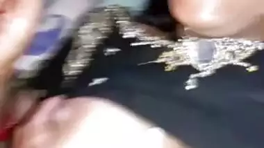 Guy fucks fatty Desi woman's cunt in the XXX low-quality MMS video