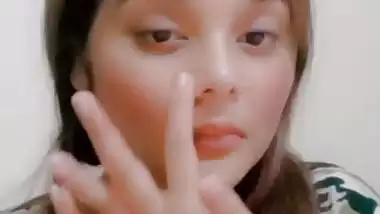 Beautiful big melons showing desi girl selfie viral clip