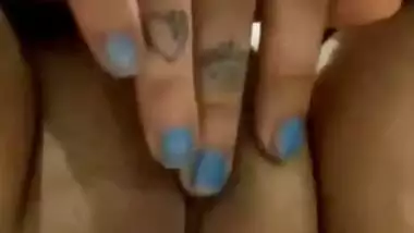 Tattooed bhabhi pussy rubbing and fingering MMS