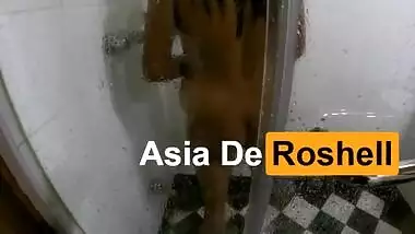 Sneaking on sexy indian girl having shower after work - Asia De Roshell