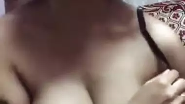 Slinky young Desi woman takes sex bra down and flaunts her XXX boobs