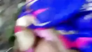 Lonely Desi woman looks ready for porn and a stranger starts filming her