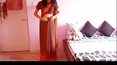 Young desi wife free porn clips of wearing sari