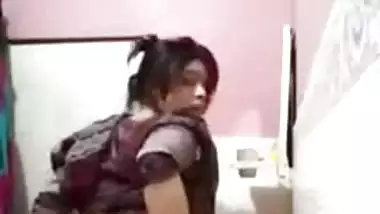 Horny Patna Girlfriend Shows Pussy & Ass To Tease Lover