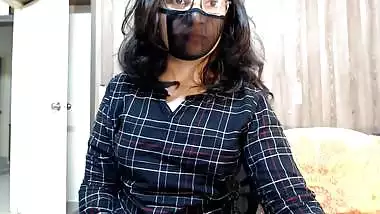 Sexy corona masked Indian girl with missing fingers solo