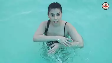 Beautiful Insta Model WonderLust wet Boobs show Latest Exclusive seductive photoshoot in swimming pool