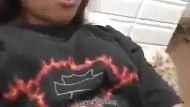 Indian porn video of an amateur girlfriend finger fucking her pussy on cam