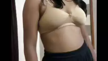 Girlfriend riding condom dick of boyfriend viral MMS