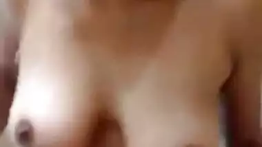 Slender Desi female takes her XXX clothes off for the sex video