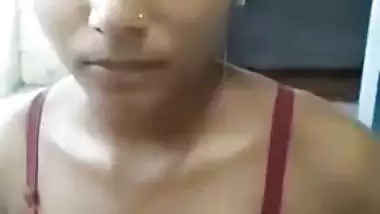 Slim Bangladeshi Bhabhi exposes bush in XXX video for her XXX lover