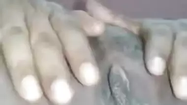 Desi nympho makes her own MMS video where she exposes XXX body parts