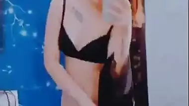 Shameless Randi Jasneet Sharma Showing her Body in Bra & Panty on Instagram