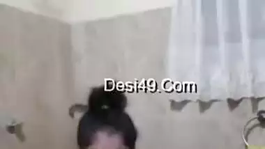 Today Exclusive- Hot Look Sri Lankan Girl Record Her Nude Bathing Selfie Part 2