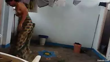 South Indian Sunita bhabhi nude saree change caught by devar voyeur cam HD