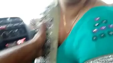 Horny Marwadi Milf Aunty Sucks Lover’s Cock In The Car