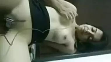 Whore presses XXX toy to trimmed twat in her own solo Desi porn show