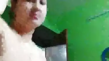 Desi MILF big Naked Boobs erect nipples and pink choot show to lover