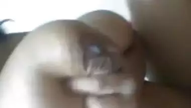 Amateur solo sex video of nude Desi woman with nice bald XXX snatch