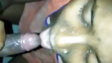 Local desi feeling yucky to suck dirty desi cock