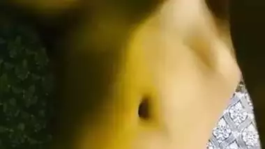 Lover records his GF’s blowjob MMS and fingers her pussy