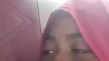Chubby hijab girl boob sucking viral outdoor sex