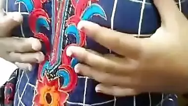 Today Exclusive- Horny Desi Bhabhi Paly With Her Big Boobs And Handjob