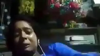 Horny Desi Girl Masturbating With Perfume Bottle Crying With LoudmoaningAnd Pain (BanglaTalk)