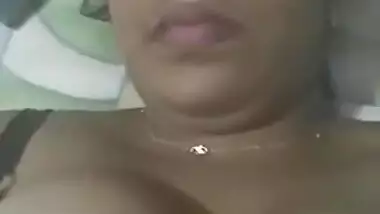 Desi bitch doesn't take off black bra to tease guys as long as possible