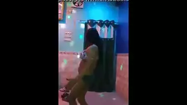 Desi mms of an office slut having fun with her horny teammates