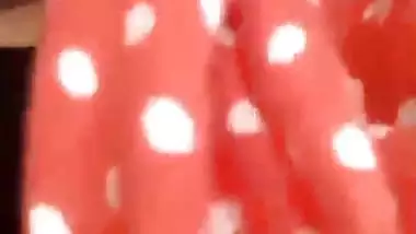 Hijabi lady sucks a professor’s dick in Pakistani sex video