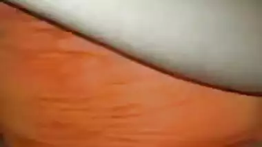 حليمة القحبة تتحوا مع عباس الفحل مول لحانوت فاش طلع ليها لبوطة لدار ولقاها عرانية وهو يجبدو وخشها في