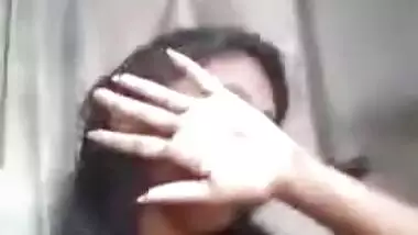 Sexy Indian aunty puts small boobs on view but tries to hide her face