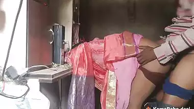 Desi Bhabhi comes to get fuck by her Devar in Indian xxx MMS