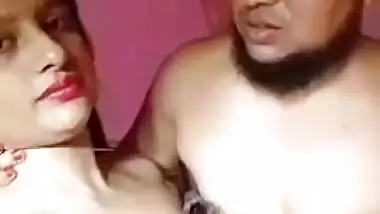 A maulana records a Bangla xxx video with a young girl