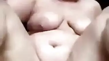 Big ass desi nude milf enjoys exposing her body