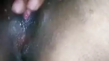 Supe cute virgin girl fingering